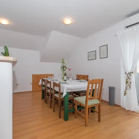 Ferienwohnung Fuer 6 Personen Ca 135 Qm In Okrug Gornji, Dalmatien Mitteldalmatien Trogir