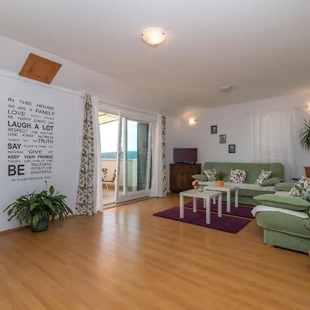 Ferienwohnung Fuer 6 Personen Ca 135 Qm In Okrug Gornji, Dalmatien Mitteldalmatien Trogir