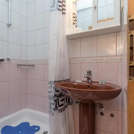 Ferienwohnung Fuer 6 Personen Ca 135 Qm In Okrug Gornji, Dalmatien Mitteldalmatien Apartment