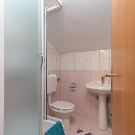Ferienwohnung Fuer 6 Personen Ca 135 Qm In Okrug Gornji, Dalmatien Mitteldalmatien Apartment *