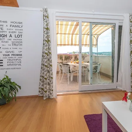 Apartment Ferienwohnung Fuer 6 Personen Ca 135 Qm In Okrug Gornji, Dalmatien Mitteldalmatien Trogir