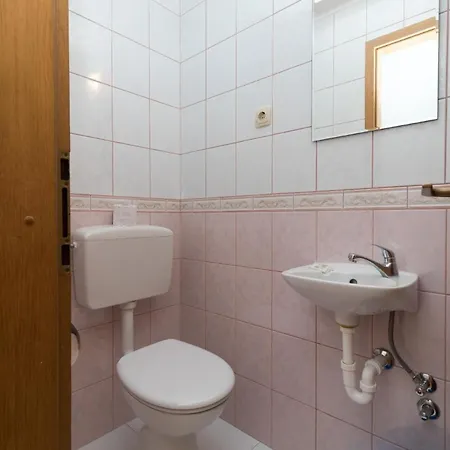 Ferienwohnung Fuer 6 Personen Ca 135 Qm In Okrug Gornji, Dalmatien Mitteldalmatien Apartment