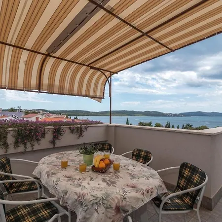 Ferienwohnung Fuer 6 Personen Ca 135 Qm In Okrug Gornji, Dalmatien Mitteldalmatien